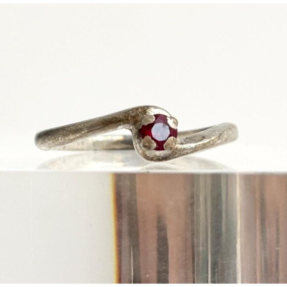 Jewelry - Natural Garnet Round Cut Dainty Minimalist Sterling Silver Vintage Ring sz 4.75
